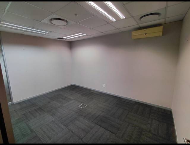 1,960M² OFFICE TO LET IN WOODMEAD